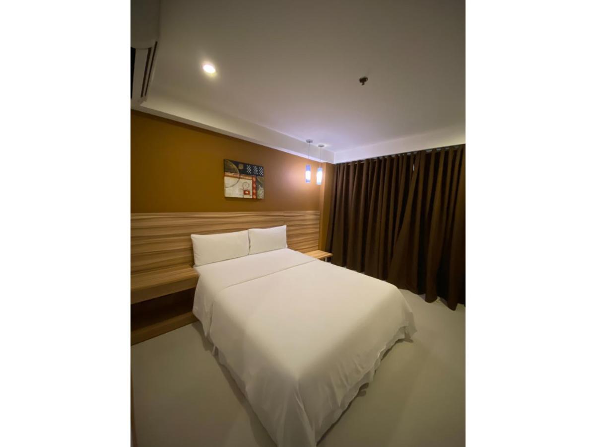 Capital O 820 Guijo Suites Makati Manila Exteriér fotografie