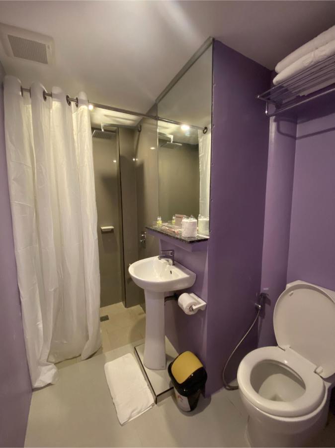 Capital O 820 Guijo Suites Makati Manila Exteriér fotografie